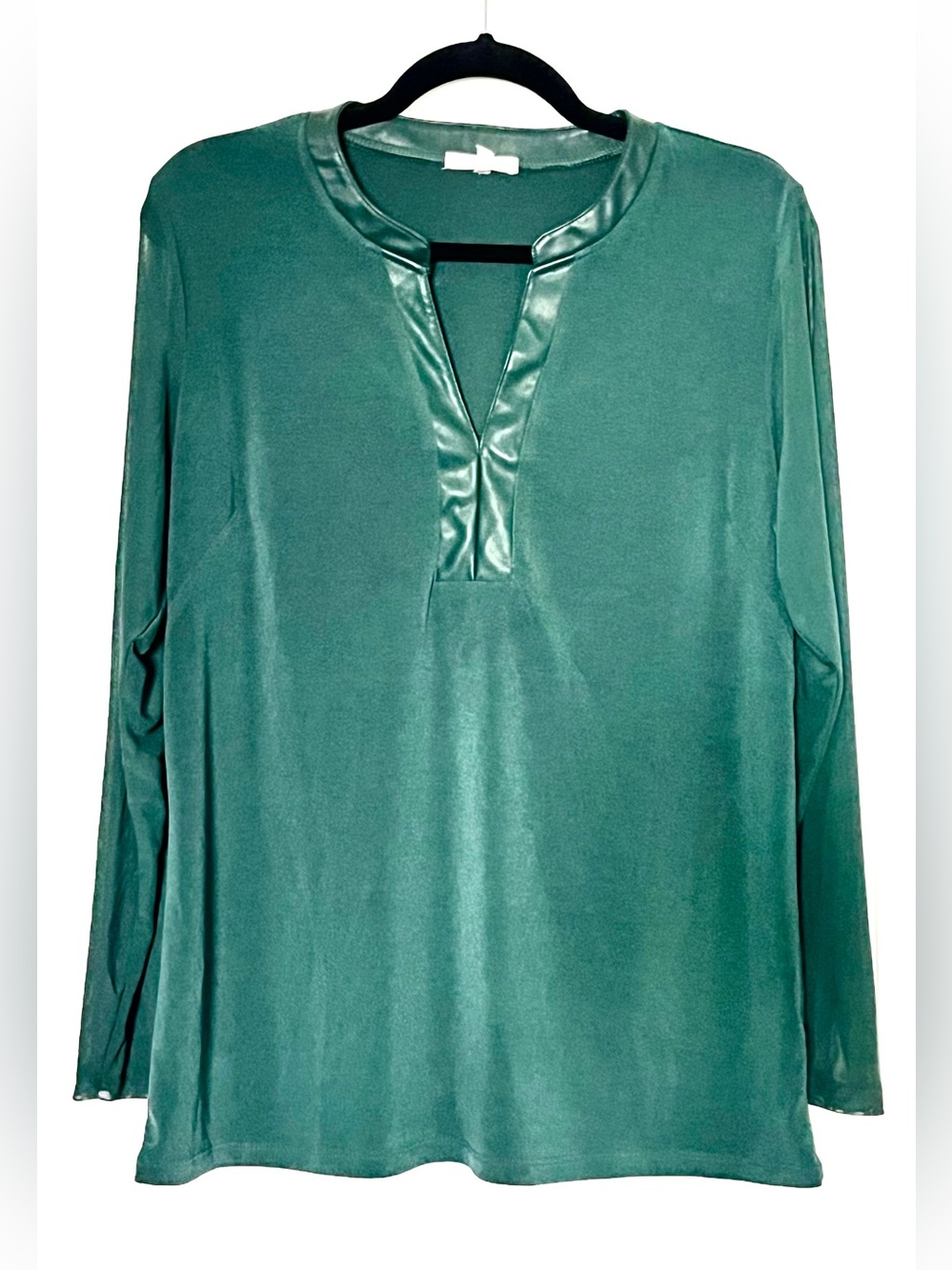 Maurices Forest Green Long-Sleeve V-Neck Tunic Top